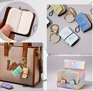 MINI CHAVEIRO CADERNINHO - UN CORES DIVERSAS