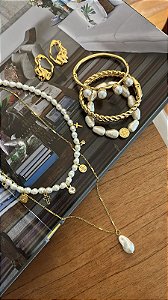 DUPLA DE COLARES PÉROLA PONTO DE LUZ