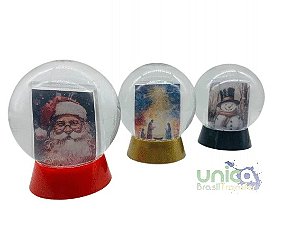 GLOBO DE NEVE PORTA RETRATO C/ BASE DOURADA, PRETA E VERMELHA.