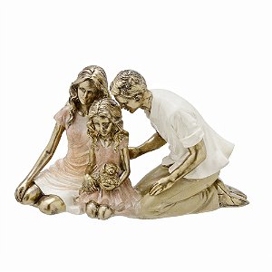 Escultura Decorativa Mãe, Pai e Filha com Cachorro