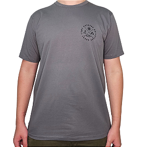 Camiseta "Aventura Outdoor" Cinza 100% Algodão