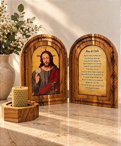 Díptico em Madeira Entalhada Estampa com Resina - Cristo com Eucaristia