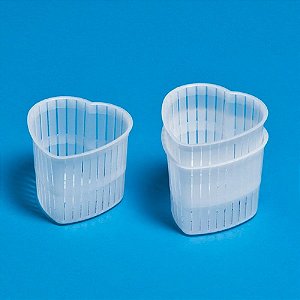 Forma para Queijo de plástico em formato de Coração - Pequena