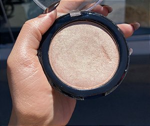 Iluminador compacto MGMAQUIAGENS - COR 33
