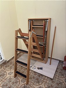 - Escada Sótão 70x119 Degraus Encaixados e barra torção e iluminação !! Antiderrapantes colados e corrimão.