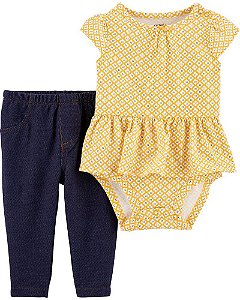Conjunto amarelo floral com calça jeans