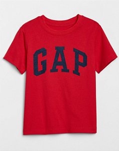 Camiseta vermelha com GAP preto