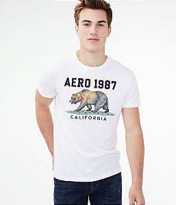 Camiseta branca com urso