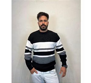 Suéter masculino listrado.