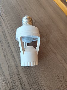 soquete para lâmpada com sensor de presença.