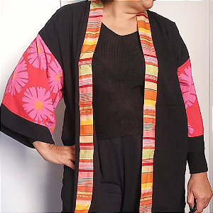 Kimono Madrid manga alongada rosa e listras