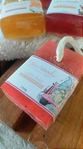 SABONETE COM BUCHA VEGETAL - CALÊNDULA