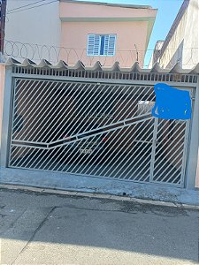 Sobrado no Coração do Jardim Colorado – Localização Central e Pronto para Financiar! São Paulo-SP