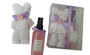 lembrancinha Ursinho de toalha com mini spray perfumado na caixa