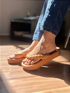 Chinelo Nuvem Quatro Tranças em EVA
