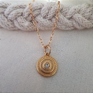 Colar Dourado com Pingente