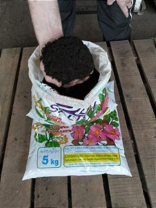 Terra Preta Adubada Preparada  Pronto Para O Uso de 5kg Suculenta Horta Flores Planta