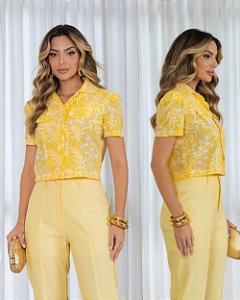 Camisa Cropped Em Laise Com Lapela