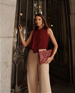 Blusa Cavada Gola Alta Transpassada Doce Flor