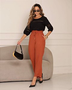 Calça Em Viscose Com Pregas e Amarração