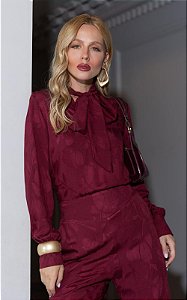 Blusa em Viscose Jacquard Manga Longa com Laço
