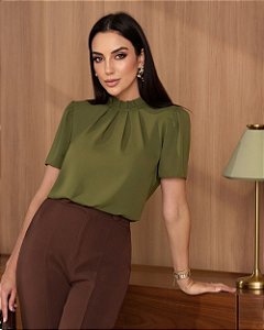 Blusa Em Crepe Com Gola Alta e Pregas Frontais Milalai