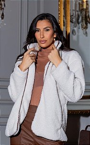 Casaco Carneiro Com Gola Alta