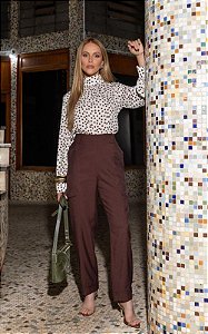 Calça Reta Em Alfaiataria Com Bolsos Faca e Utilitários