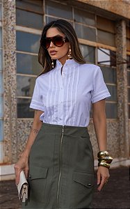 Camisa Em Tricoline Com Pregas Frontais e Manga Curta