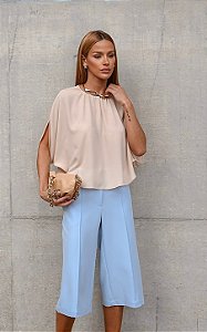 Blusa Capa Com Franzido Decote Doce Flor