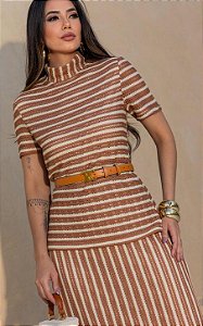 Blusa Em Crochê Com Gola Alta e Listras Bicolores