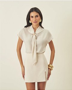 Blusa Crepe Com Fivela Dourada e Echarpe Milalai