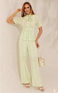 Calça Reta Em Viscose Listrado