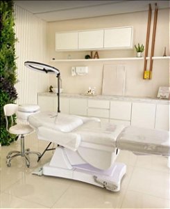 MACA  POLTRONA  ELÉTRICA LUXO  + MOCHO + LUPA LED EM ALUMINIO + LOGO PERSONALIZADA DA SUA CLINICA + PLASTIFICAÇÃO