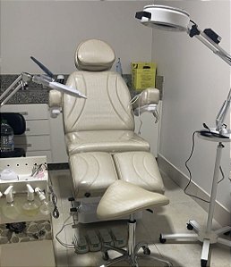 COMBO MACA POLTRONA ELÉTRICA LUXO PODOLOGIA + MOCHO + LOGO DA SUA CLINICA + EXAUSTOR  + SUPORTE PARA EXAUSTOR + LOGO PERSONALIZADO DA SUA CLINICA