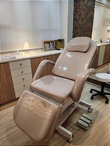MACA POLTRONA 100% ELÉTRICA 3 MOTORES COM CONTROLE  NO PEDAL VARIAS CORES + PLASTIFICAÇÃO + LOGO PERSONALIZADO DA SUA CLINICA + RODINHAS E FREIOS