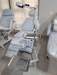 COMBO MACA POLTRONA ELÉTRICA LUXO PODOLOGIA VARIAS CORES + EXAUSTOR + MOCHO + KIT DE 2 BANDEJAS INOXIDÁVEL E SUPORTE FIXADO NA POLTRONA + LOGO PERSONALIZADO DE SUA CLINICA