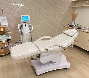 KIT MACA POLTRONA ELÉTRICA 3 MOTORES VARIAS CORES + COMANDO DE CONTROLE NO PEDAL + MOCHO NA COR DA SUA MACA ELÉTRICA + PLASTIFICAÇÃO + LOGO PERSONALIZADO DA SUA CLINICA + LUPA EM LED DE ALUMINIO ARTICULADA + RODINHAS E FREIO