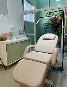 KIT MACA POLTRONA ELÉTRICA 3 MOTORES VARIAS CORES + COMANDO DE CONTROLE NO PEDAL + MOCHO NA COR DA SUA MACA ELÉTRICA + PLASTIFICAÇÃO + LOGO PERSONALIZADO DA SUA CLINICA + LUPA EM LED DE ALUMINIO ARTICULADA + RODINHAS E FREIO