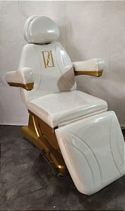 KIT MACA POLTRONA 100% ELÉTRICA LUXO 3 MOTORES + ESTRUTURA ( BASE DOURADA ) PERSONALIZADA DA SUA MACA ELÉTRICA + PLASTIFICAÇÃO + LOGO PERSONALIZADO DA SUA CLINICA + MOCHO COM PÉS DOURADO NA COR DA SUA MACA + LUPA EM LED DE ALUMINIO ARTUCULADA + RODIZIOS