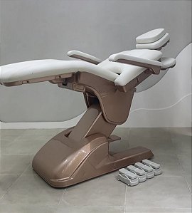 MACA POLTRONA 100% ELÉTRICA LUXO PARA ESTÉTICA COM TRENDELENBURG + MASSAGEADOR INTERNO + CONNECT ( CENTRAL DE COMANDO INTEGRADO DA SUA MACA ELÉTRICA ) + ESTRUTURA ( BASE ) COM A COR DE SUA PREFERÊNCIA + LOGO PERSONALIZADO DA SUA MACA ELÉTRICA