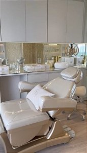 KIT MACA POLTRONA 100% ELÉTRICA LUXO 3 MOTORES + ESTRUTURA ( BASE DOURADA ) PERSONALIZADA DA SUA MACA ELÉTRICA + PLASTIFICAÇÃO + LOGO PERSONALIZADO DA SUA CLINICA + MOCHO COM PÉS DOURADO NA COR DA SUA MACA + LUPA EM LED DE ALUMINIO ARTUCULADA