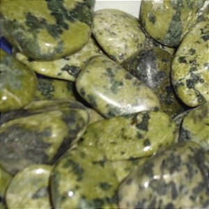 Pedra Jade Nefrita Rolada 100g (Pedra da Cura)