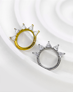 Piercing Argola com Zircônias Trilliant - Titânio