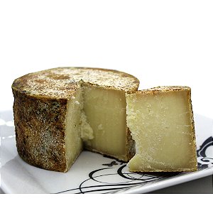 Queijo Capital Artesanal Maturado - Alagoa-MG Peça Aprox. 500g*