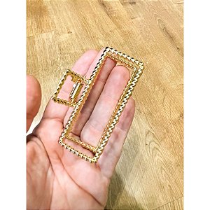 Presilha de Cabelo Dourada Retangular Elegante - Acessório Feminino Estiloso e Sofisticado