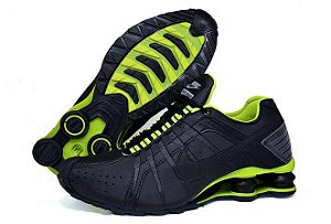 nike shox junior preto e verde