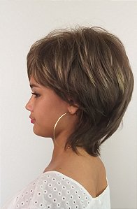 Peruca Beatriz Feminina Fibra Alta Qualidade Castanho com luzes