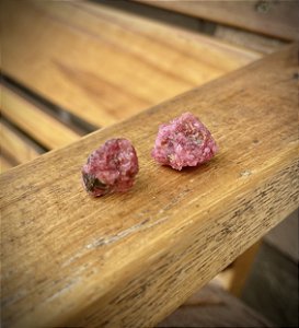 Brinco Sutil Rodonita - bruto