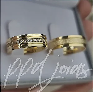 Par de Alianças Universe Mix em Ouro 18k (6mm) com Acabamento Fosco e Frisos Polidos